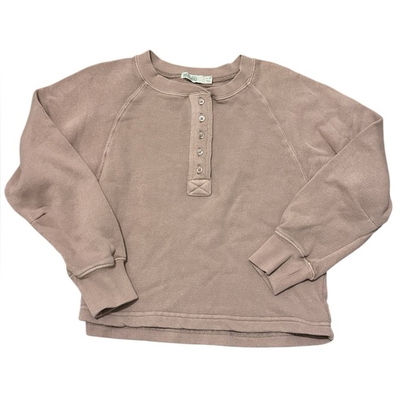 Barefoot Dreams Malibu Collection Girls’s Brushed Terry Henley Pullover - Picture 2 of 6